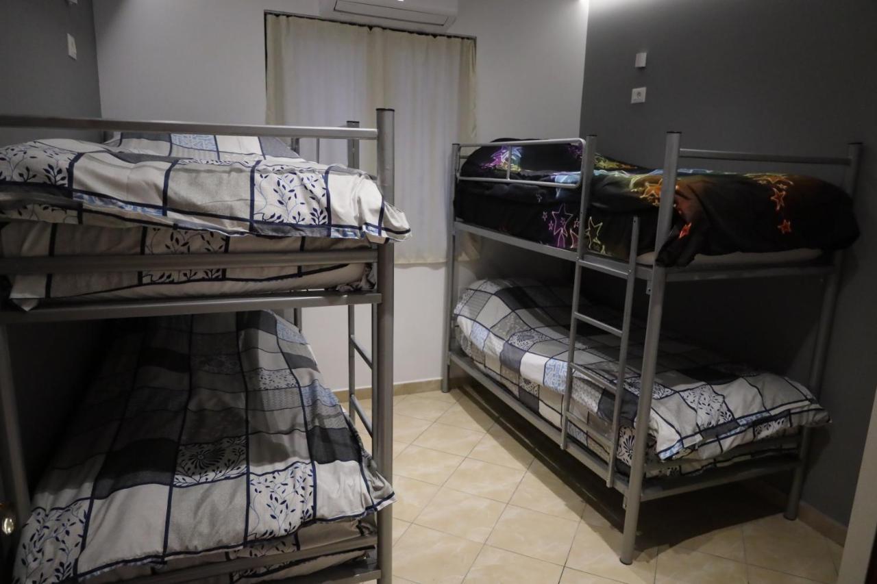 Sonche Hostel Tirana Exteriör bild