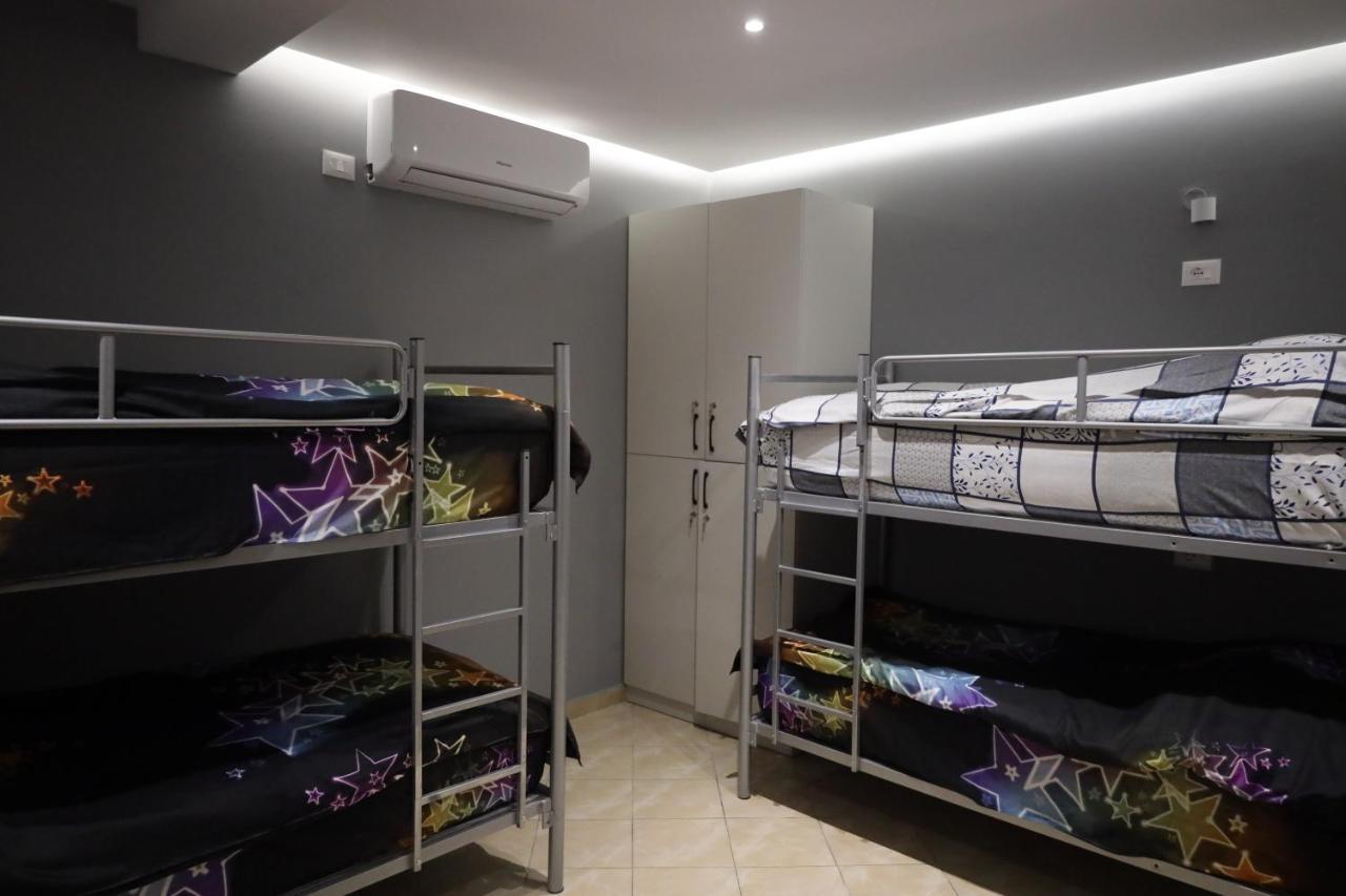 Sonche Hostel Tirana Exteriör bild