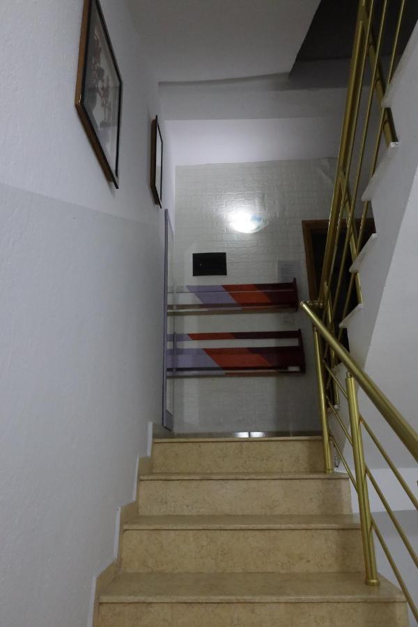 Sonche Hostel Tirana Exteriör bild